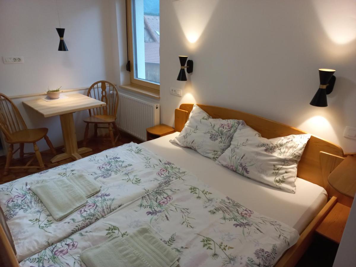 Bed and Breakfast Sobe Levc Мозирье Экстерьер фото