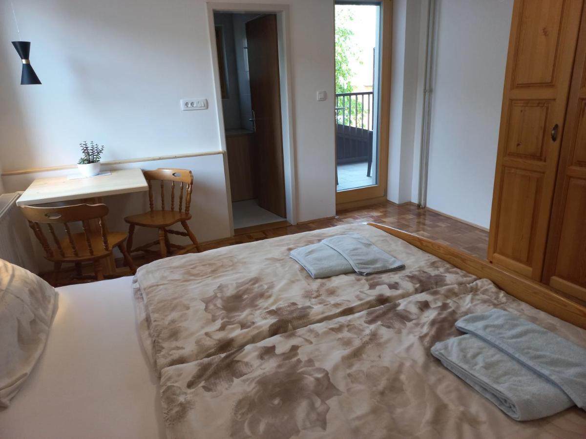 Bed and Breakfast Sobe Levc Мозирье Экстерьер фото