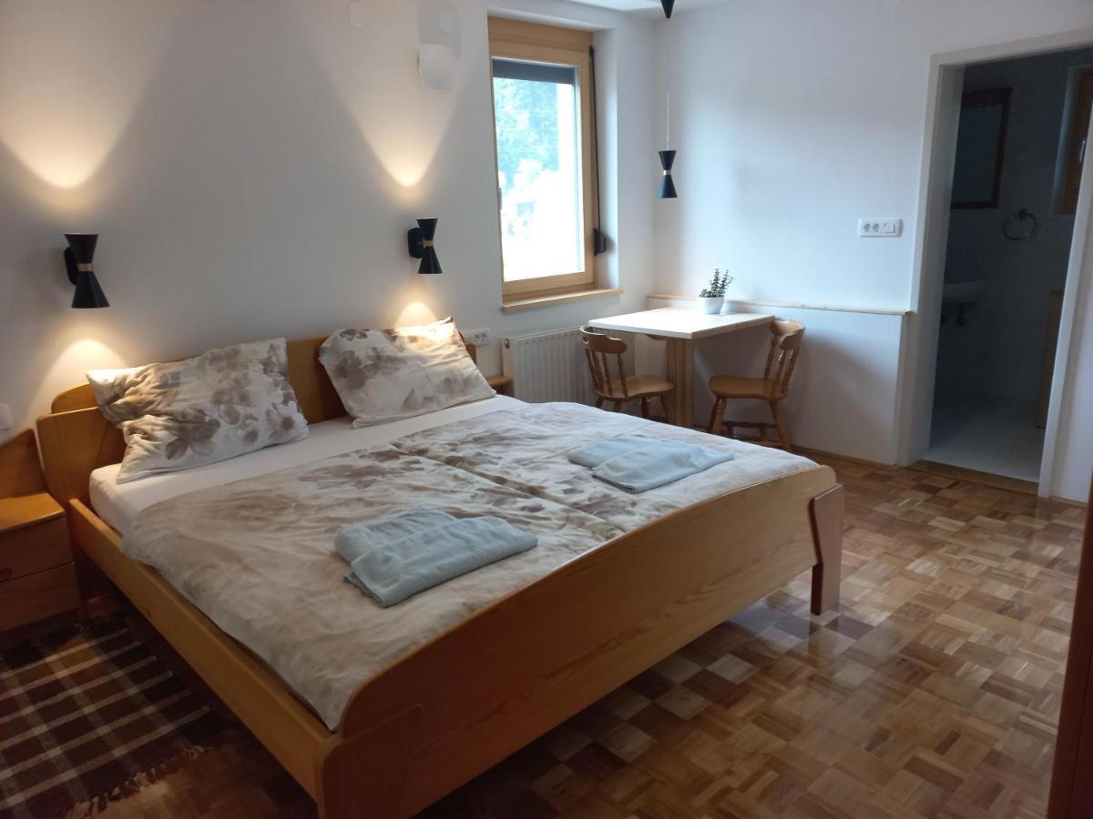 Bed and Breakfast Sobe Levc Мозирье Экстерьер фото