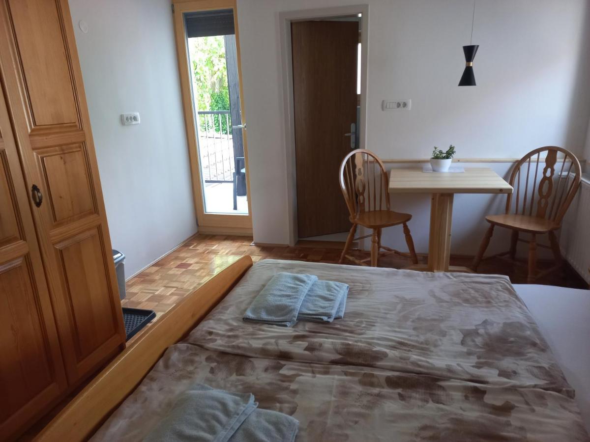 Bed and Breakfast Sobe Levc Мозирье Экстерьер фото