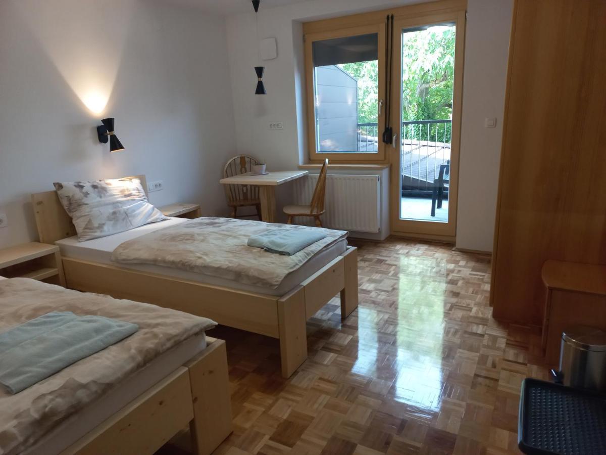 Bed and Breakfast Sobe Levc Мозирье Экстерьер фото